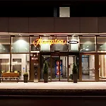 Hampton By Hilton Center East Hotel