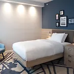Hampton By Hilton Center East Hotel