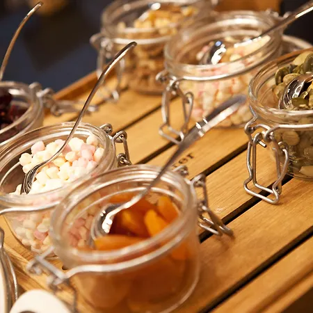 Hampton By Hilton Center East ホテル 3*