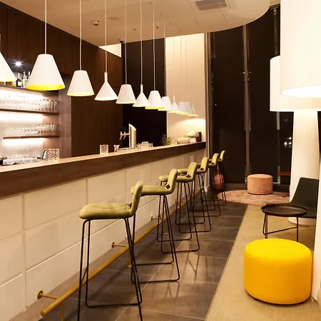 Hampton By Hilton Center East 3*
