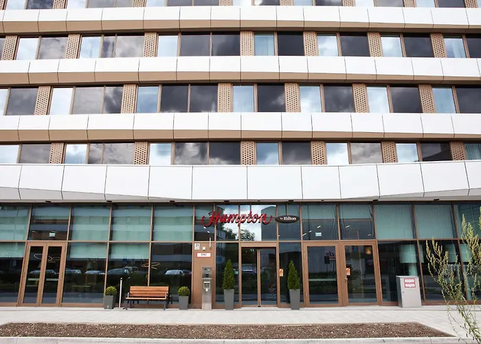 Hampton By Hilton Center East Hotel 3*