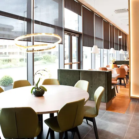 Hotell Hampton By Hilton Center East
