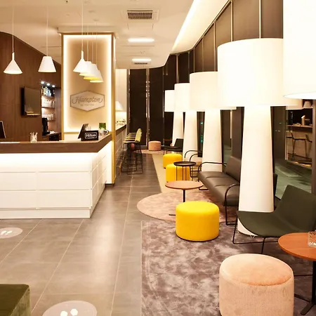 Hampton By Hilton Center East Hotel