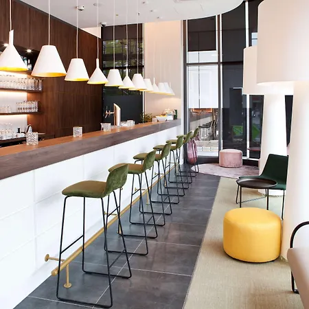 Hampton By Hilton Center East