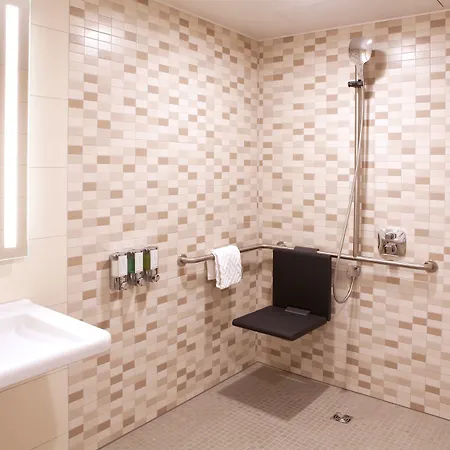 Hampton By Hilton Center East Szálloda München