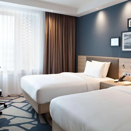 Hampton By Hilton Center East Szálloda