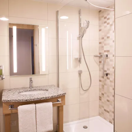Hampton By Hilton Center East 3*