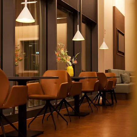 Hampton By Hilton Center East