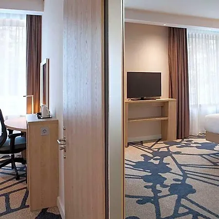 Hampton By Hilton Center East