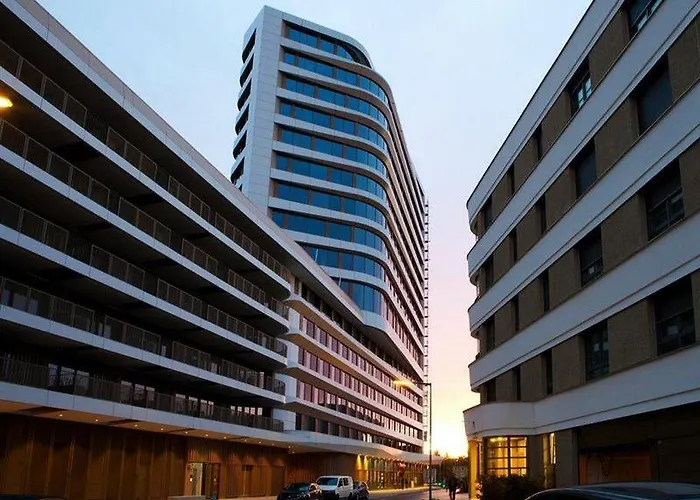 Hampton By Hilton Center East 3*