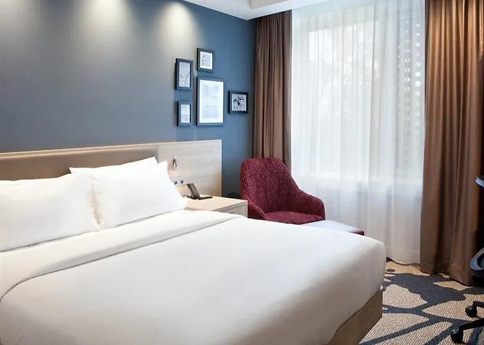 Hampton By Hilton Center East Hotell 3*