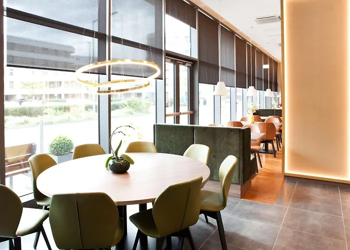 Hotell Hampton By Hilton Center East