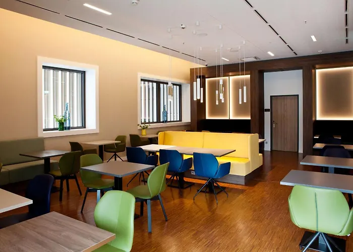 Hotel Hampton By Hilton Center East