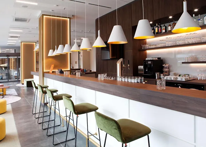 Hampton By Hilton Center East Hotell