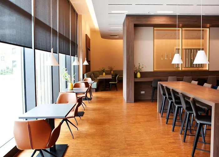 Hampton By Hilton Center East Hotel 3*