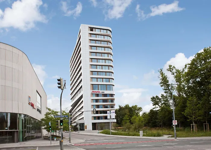 Hotel Hampton By Hilton Center East