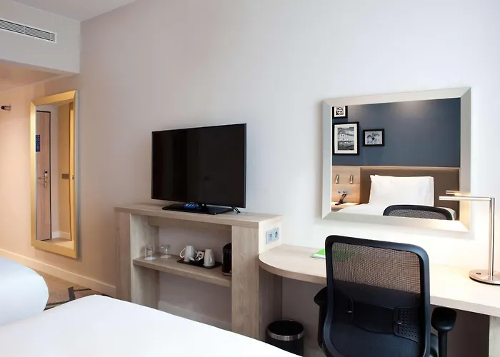 Hampton By Hilton Center East Hotel