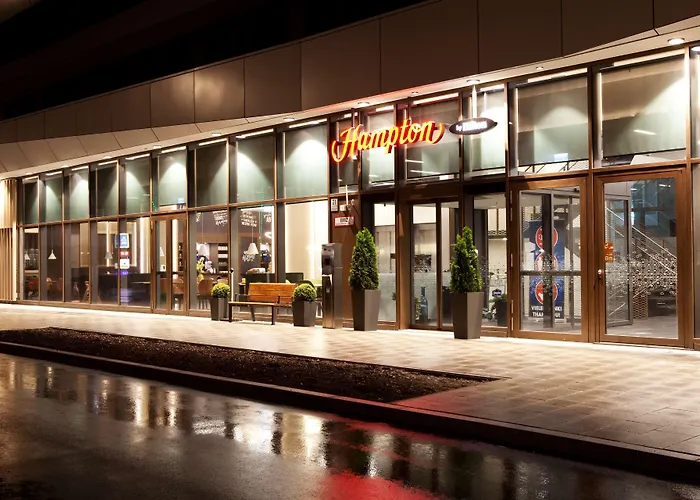 Hampton By Hilton Center East Hotell