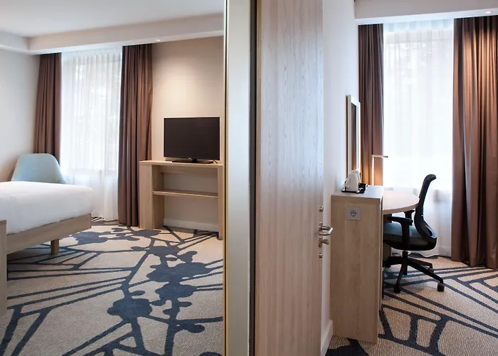 Hampton By Hilton Center East 3*