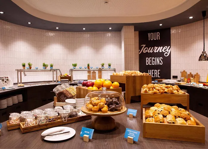 Hampton By Hilton Center East Hotel 3*