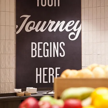 Hampton By Hilton Center East 酒店 3*