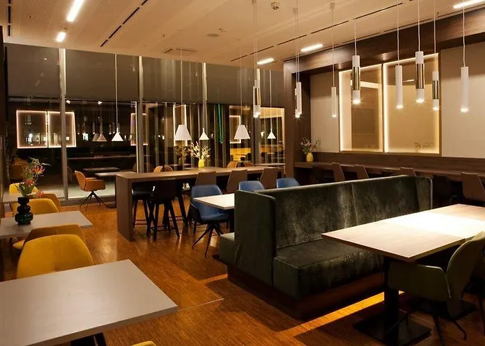 ホテル Hampton By Hilton Center East 3*